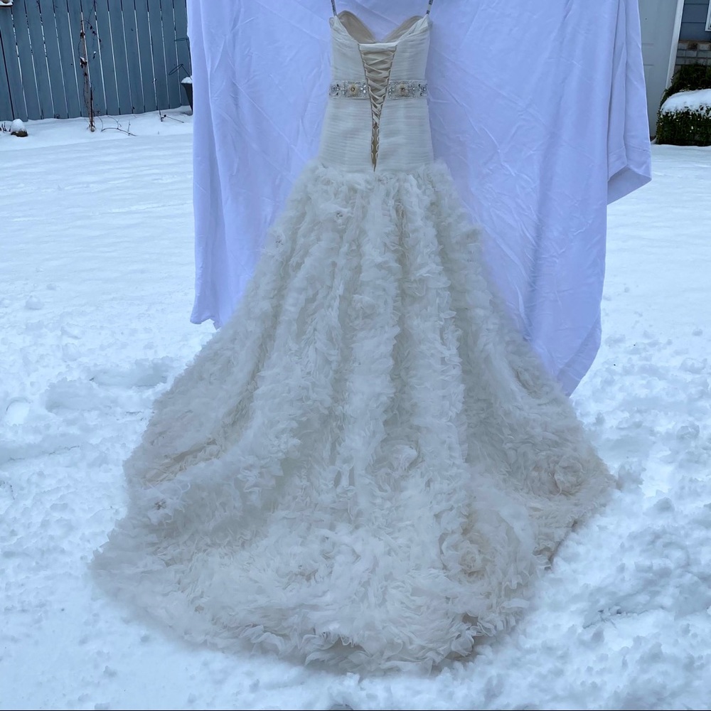 💖💐David Tutera Wedding gown🌸💕 - Picture 11 of 15
